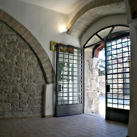 Via Cristofani 22/a Apartment *