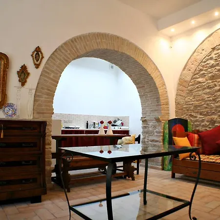 Via Cristofani 22/a Apartment *